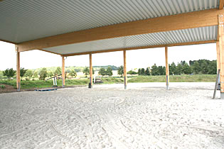 Reitplatz&uuml;berdachung